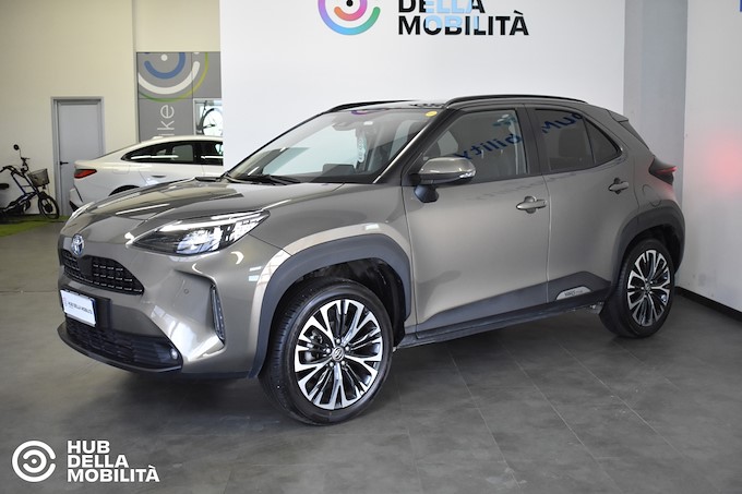 TOYOTA Yaris Cross 1.5 Hybrid 5p. E-CVT AWD-i Lounge